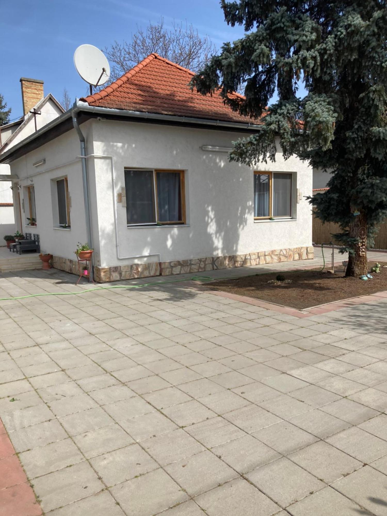 Tavaszpart Vendeghaz Apartament