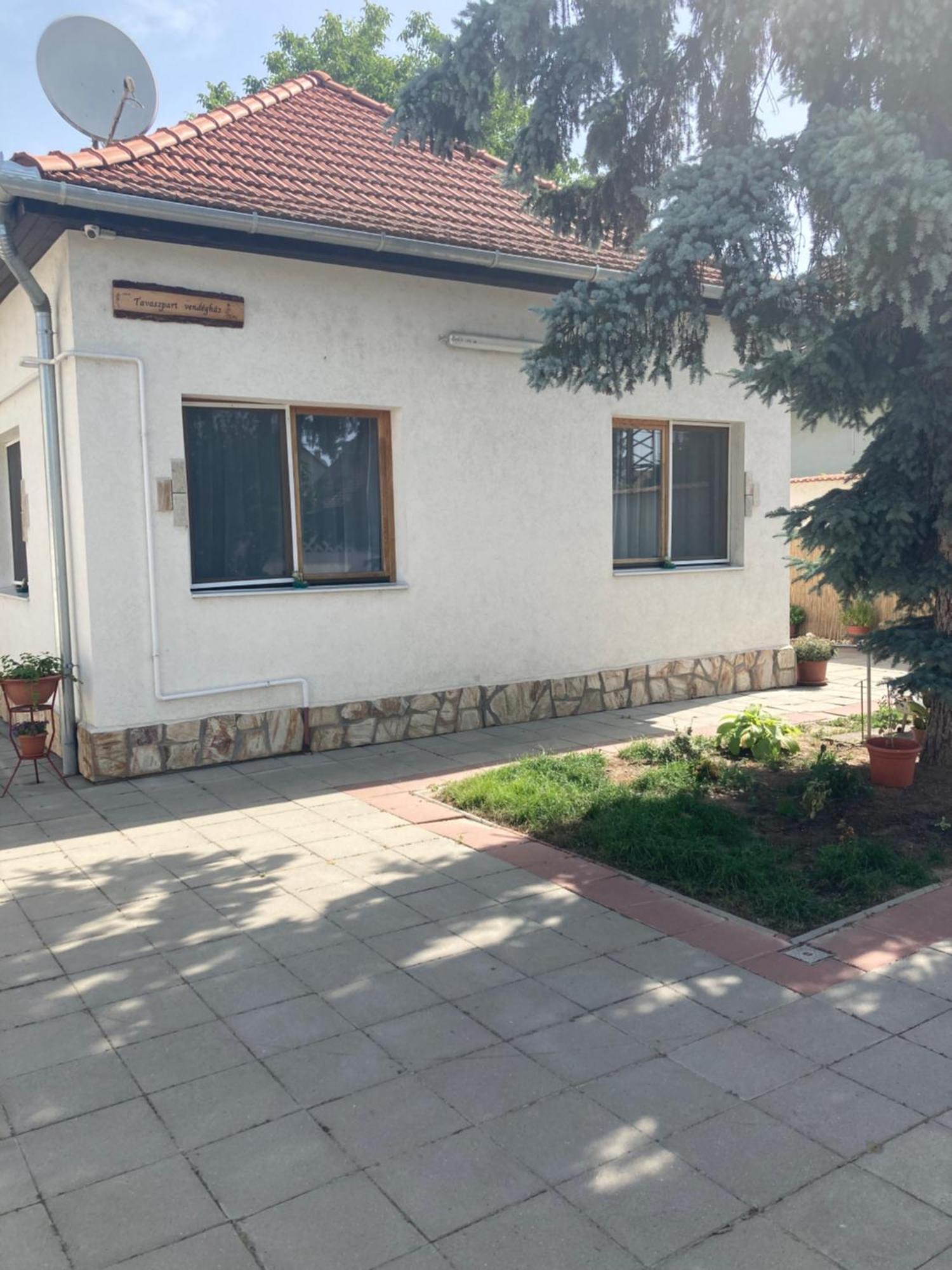 Tavaszpart Vendeghaz Apartament